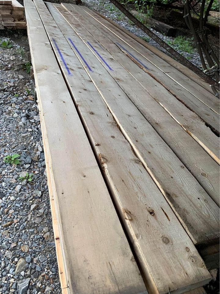 Spruce 2"x6"x12' lumber